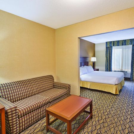 Holiday Inn Express Hotel & Suites - Belleville Area, An Ihg Hotel Buitenkant foto